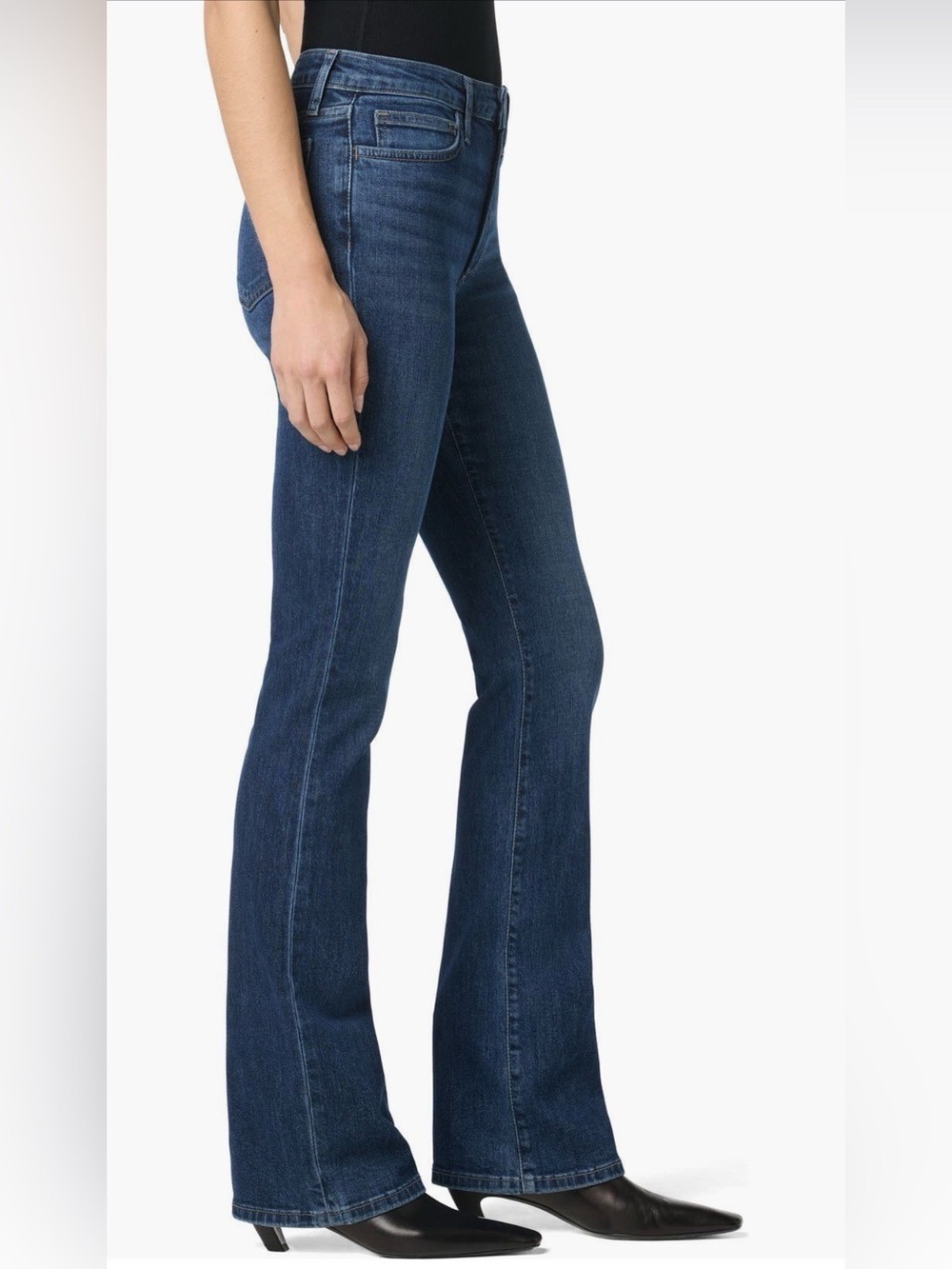 Joe's Jeans Curvy Bootcut in Dark Wash. Size 29